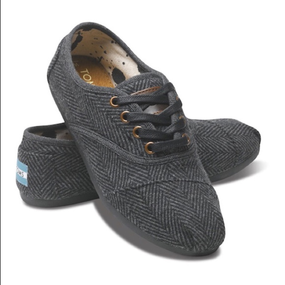 TOMS Black English Herringbone Cordones [RARE]